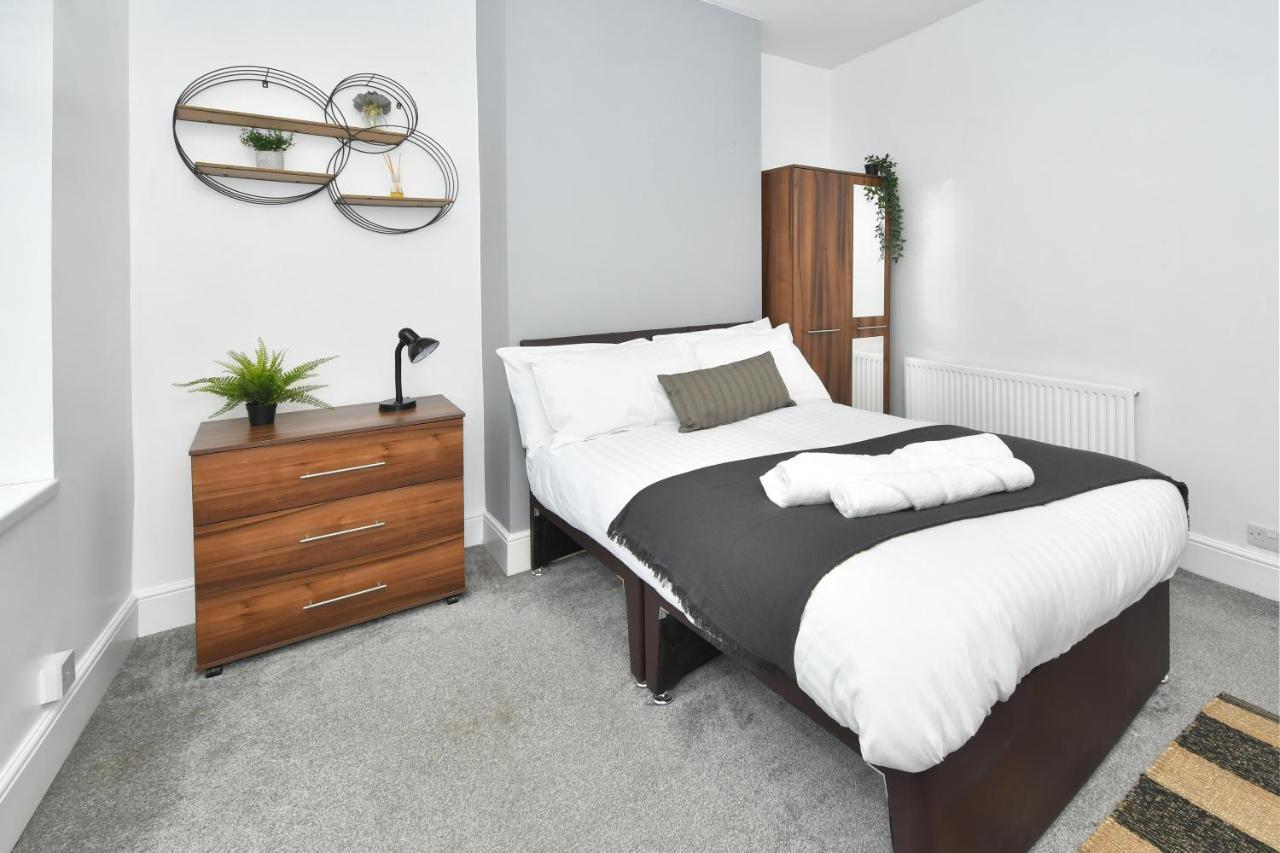 Boothen House By Yourstays Stoke-on-Trent ภายนอก รูปภาพ