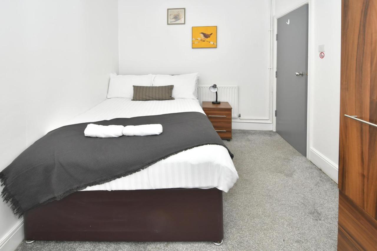 Boothen House By Yourstays Stoke-on-Trent ภายนอก รูปภาพ