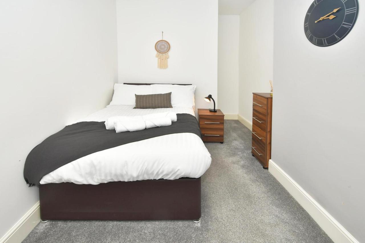 Boothen House By Yourstays Stoke-on-Trent ภายนอก รูปภาพ
