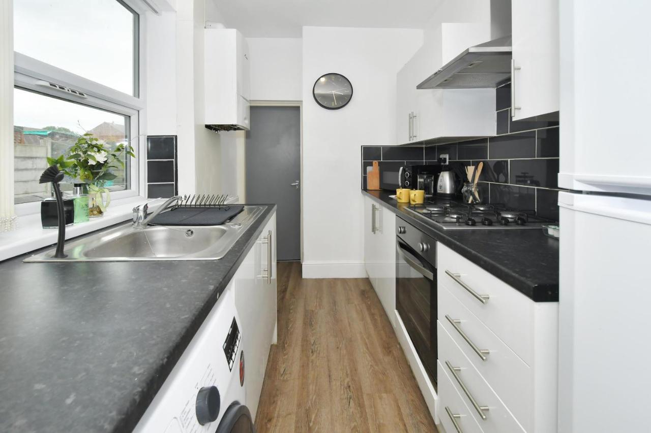 Boothen House By Yourstays Stoke-on-Trent ภายนอก รูปภาพ