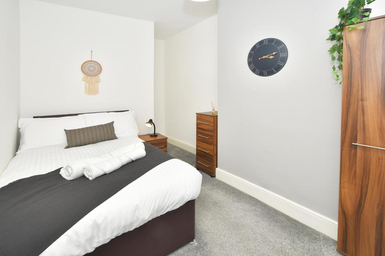 Boothen House By Yourstays Stoke-on-Trent ภายนอก รูปภาพ
