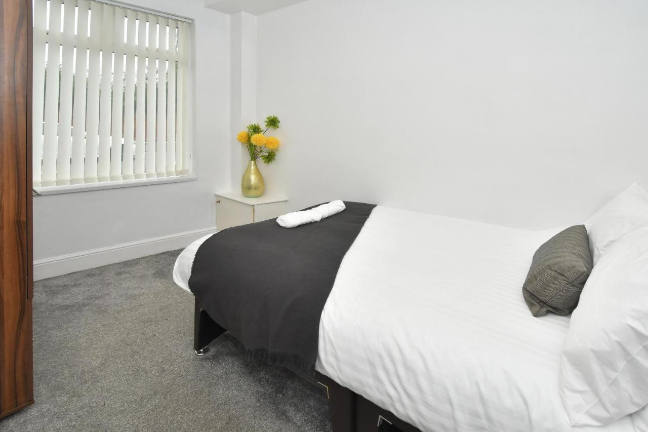 Boothen House By Yourstays Stoke-on-Trent ภายนอก รูปภาพ