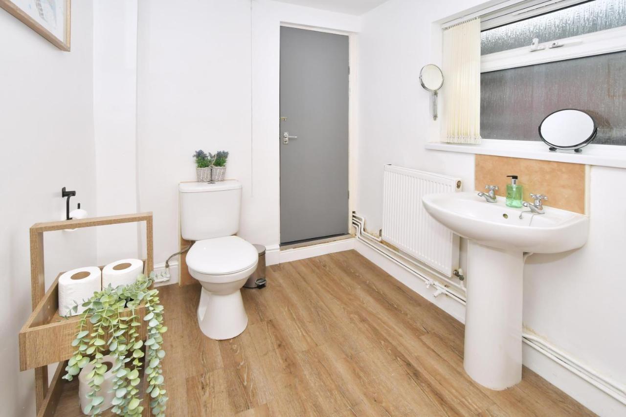 Boothen House By Yourstays Stoke-on-Trent ภายนอก รูปภาพ