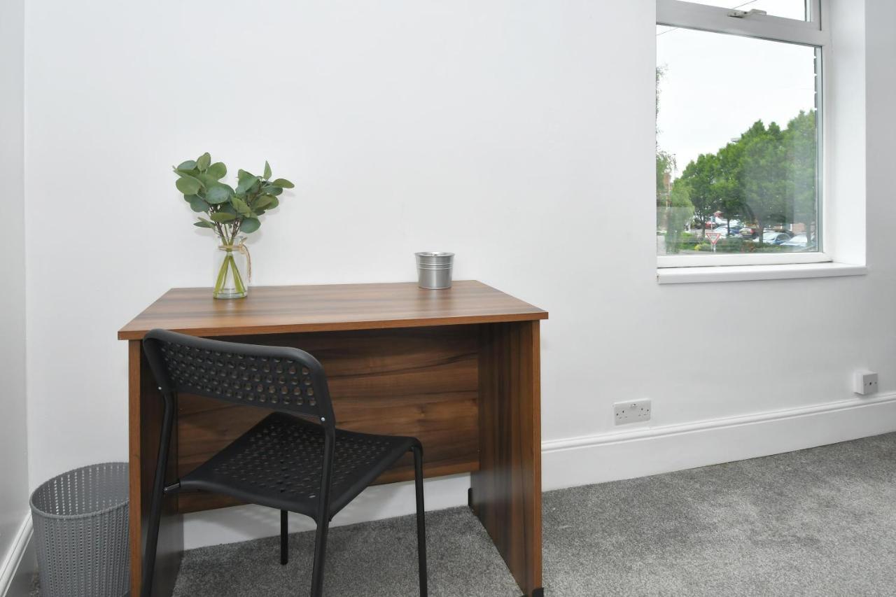 Boothen House By Yourstays Stoke-on-Trent ภายนอก รูปภาพ