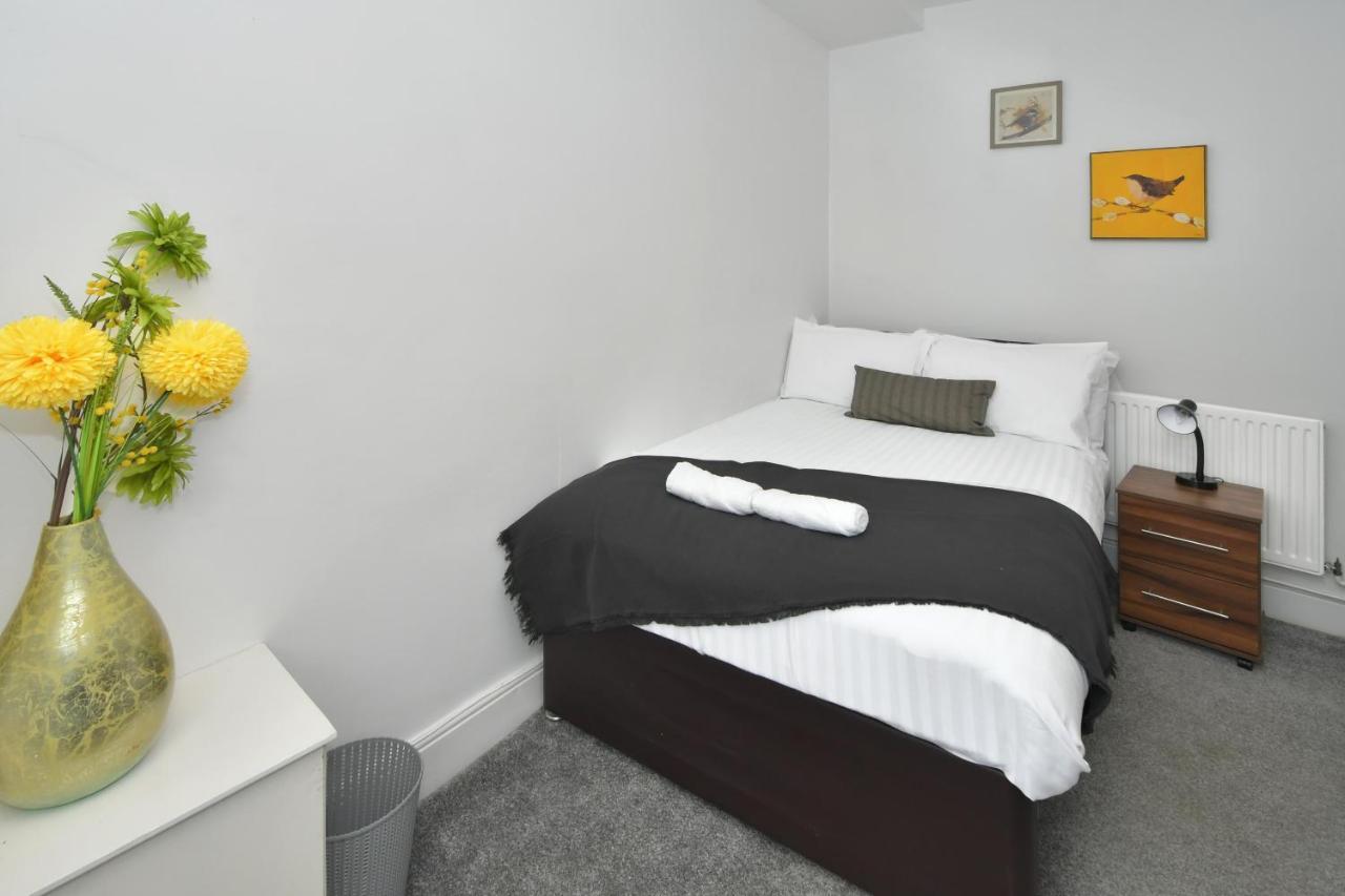Boothen House By Yourstays Stoke-on-Trent ภายนอก รูปภาพ
