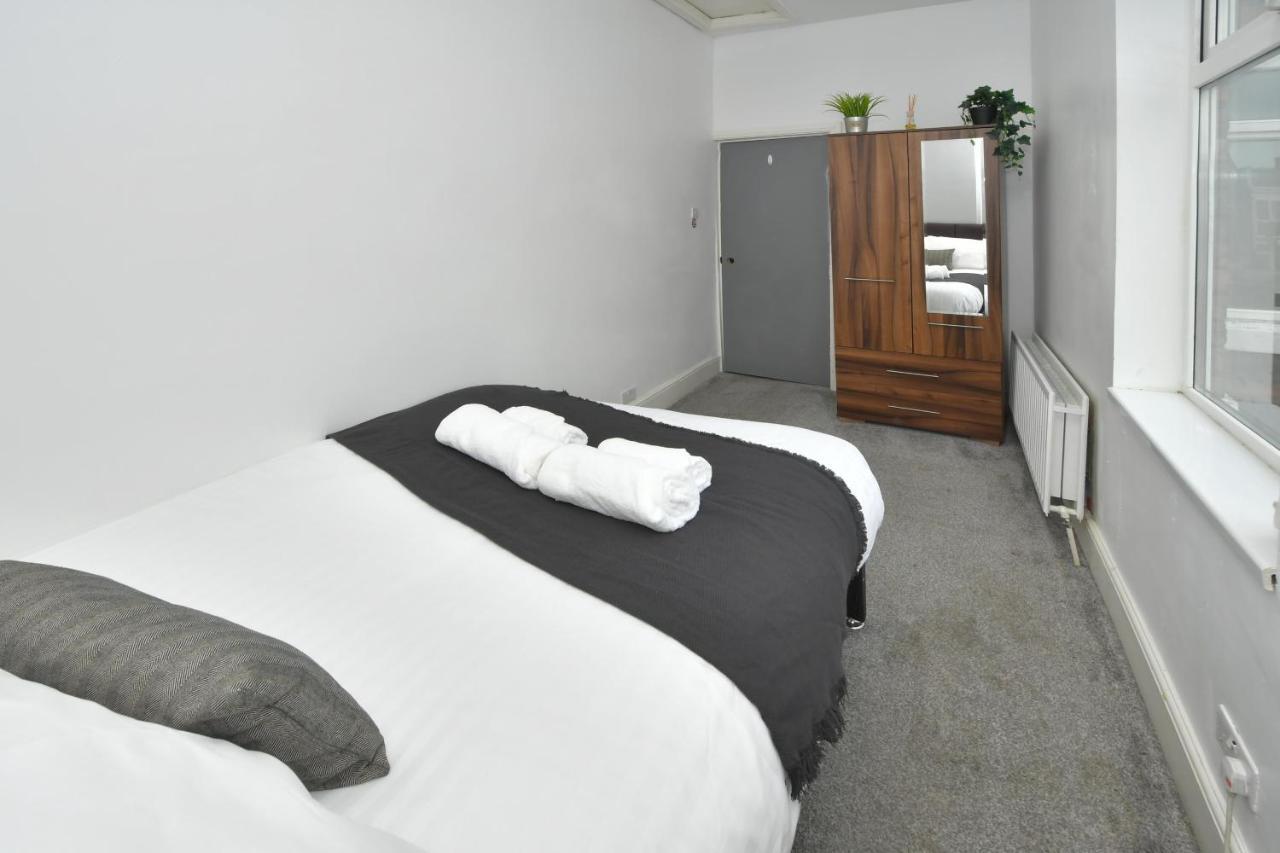 Boothen House By Yourstays Stoke-on-Trent ภายนอก รูปภาพ