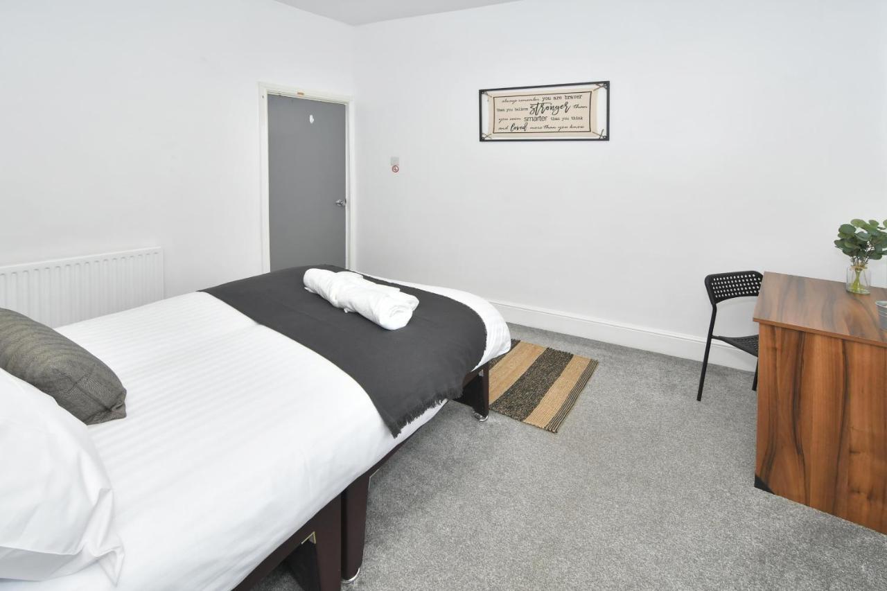 Boothen House By Yourstays Stoke-on-Trent ภายนอก รูปภาพ