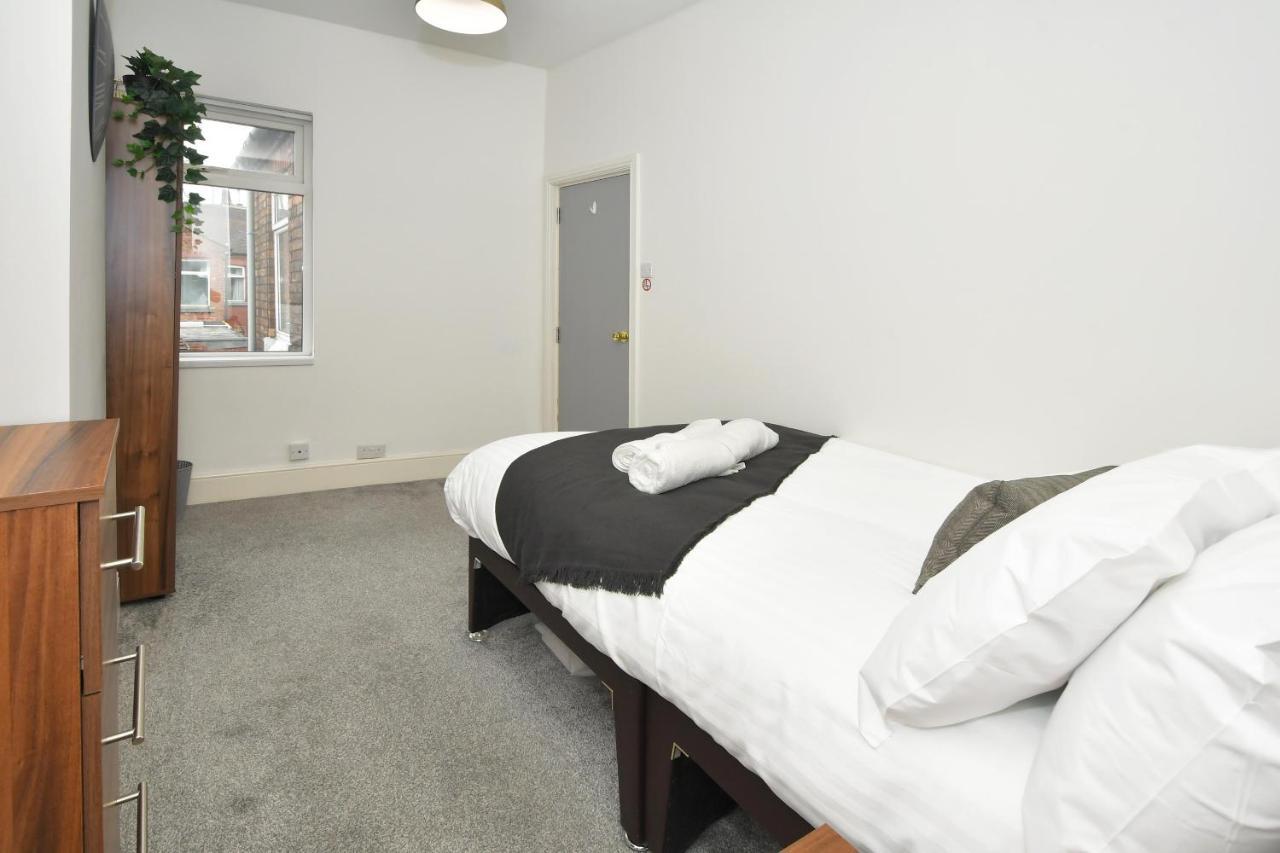 Boothen House By Yourstays Stoke-on-Trent ภายนอก รูปภาพ