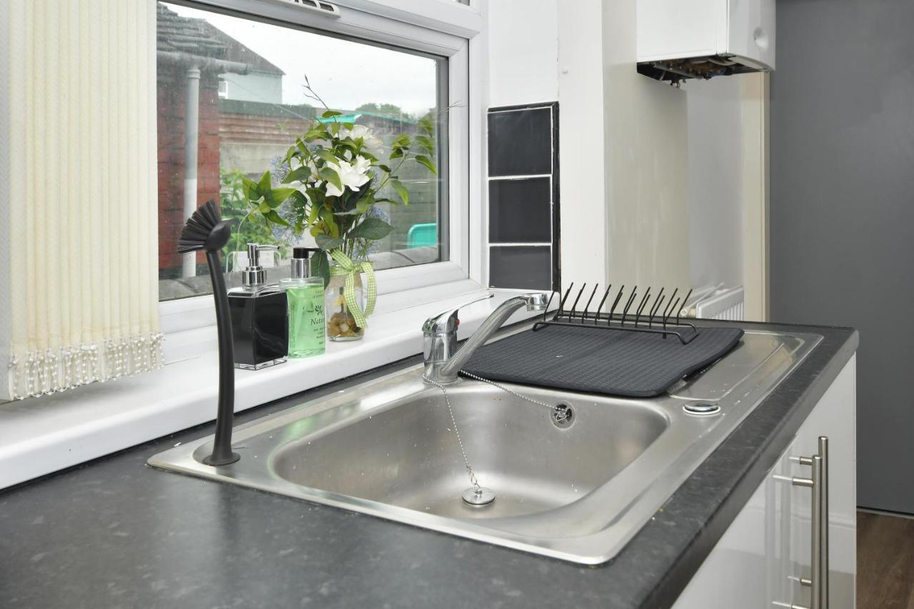 Boothen House By Yourstays Stoke-on-Trent ภายนอก รูปภาพ