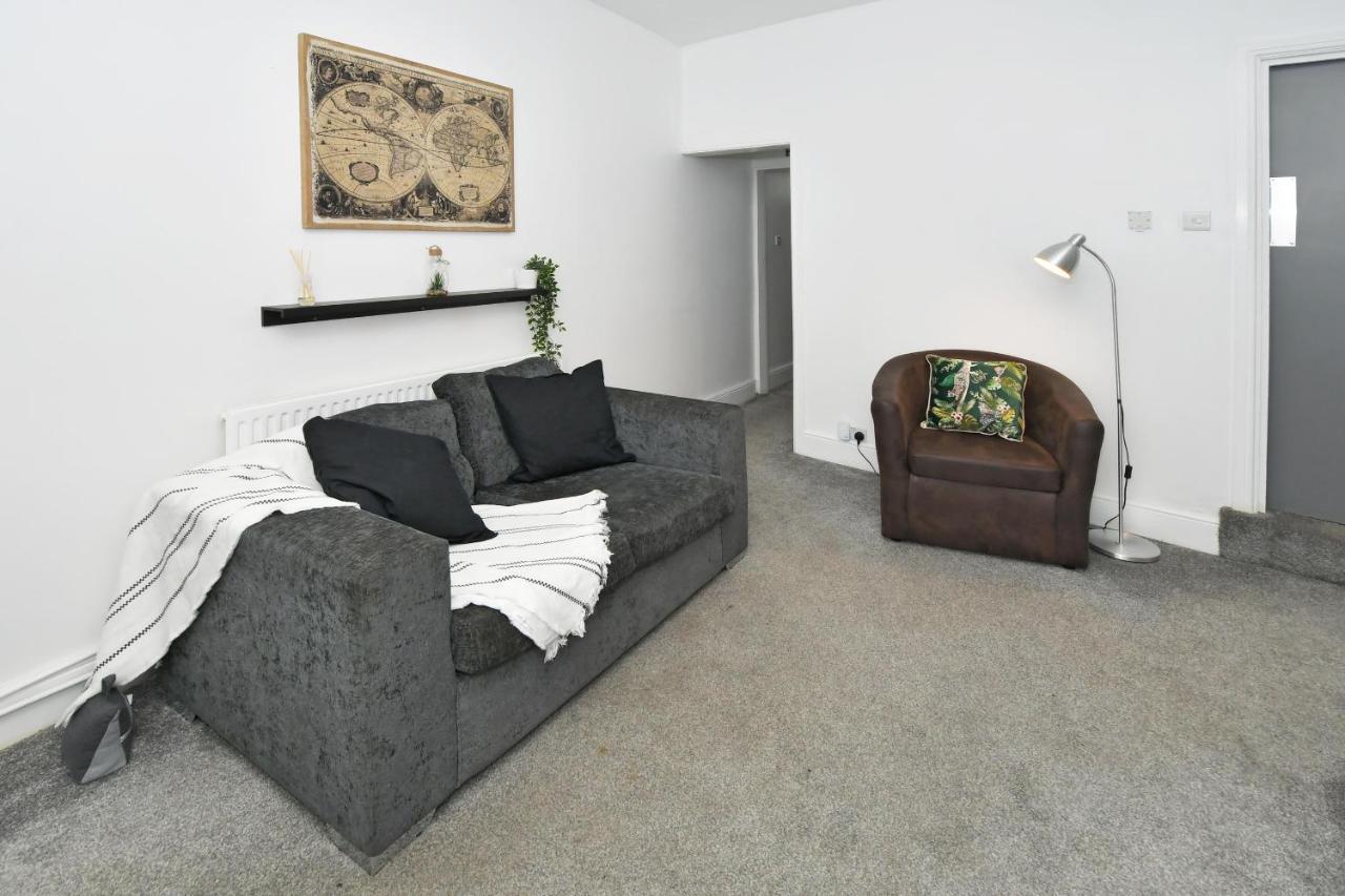 Boothen House By Yourstays Stoke-on-Trent ภายนอก รูปภาพ